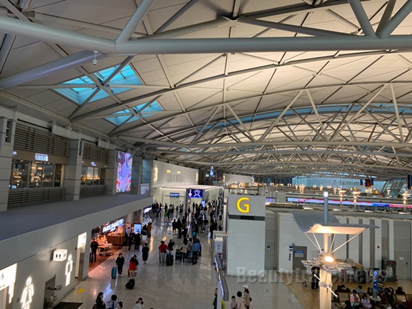 [현장 포토] 해외여행객들로 북적이는 인천국제공항 제1여객터미널