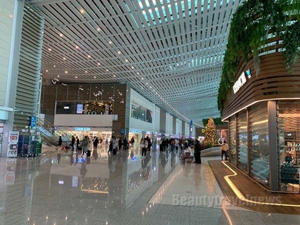 [현장 포토] 인천공항 제2터미널의 붐비는 풍경